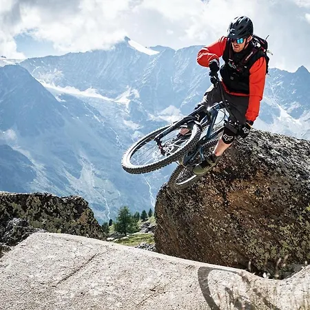 Helles, Chalet-stil Mit Allalinblick